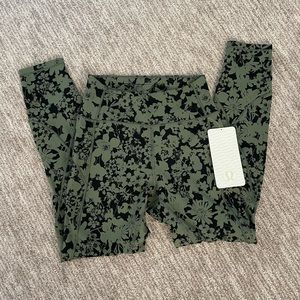 NWT Lululemon In Movement 7/8 Tight legging